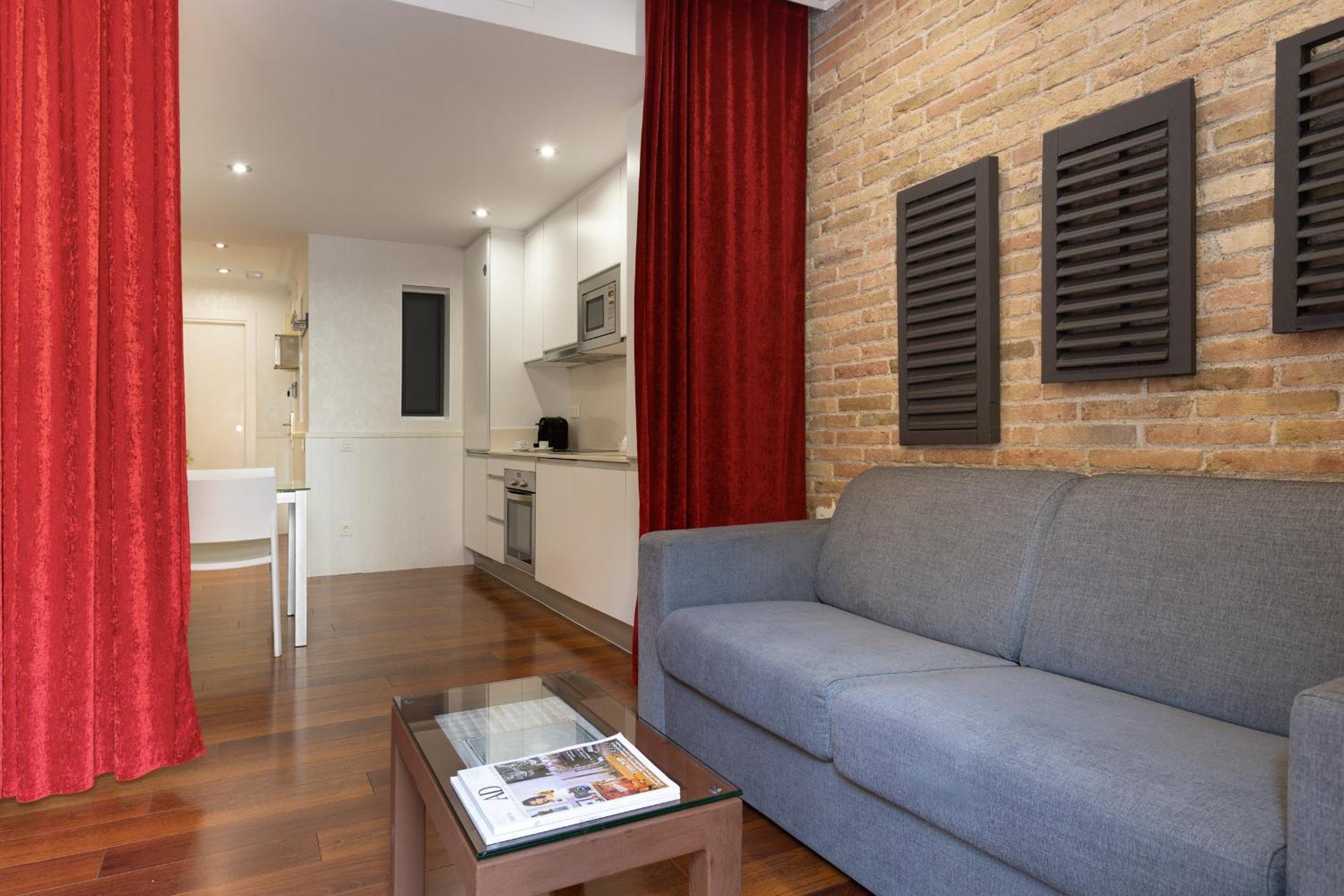 Enjoybcn Gaudi Apartment *