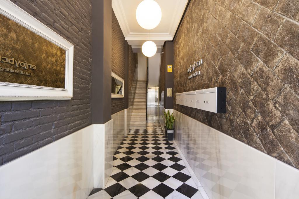 Enjoybcn Gaudi Apartment *